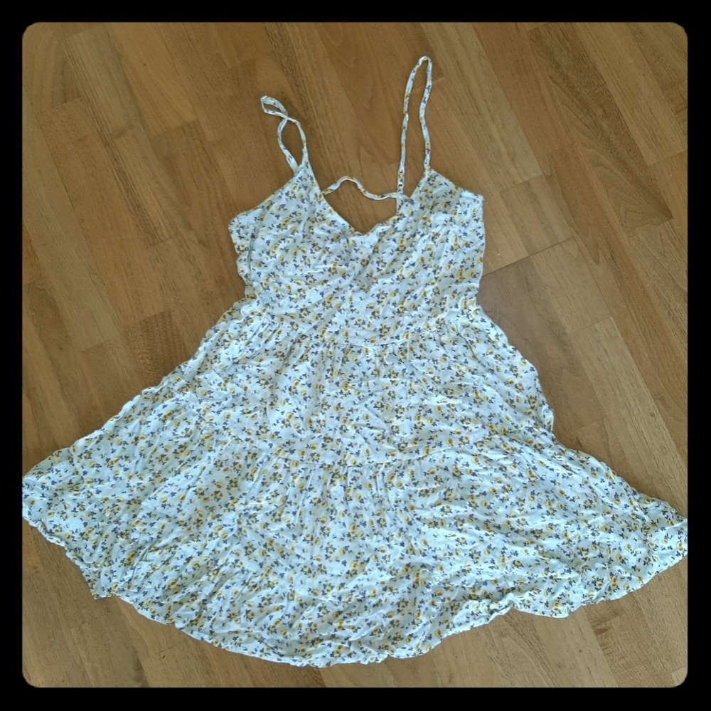 Faintly floral print dress